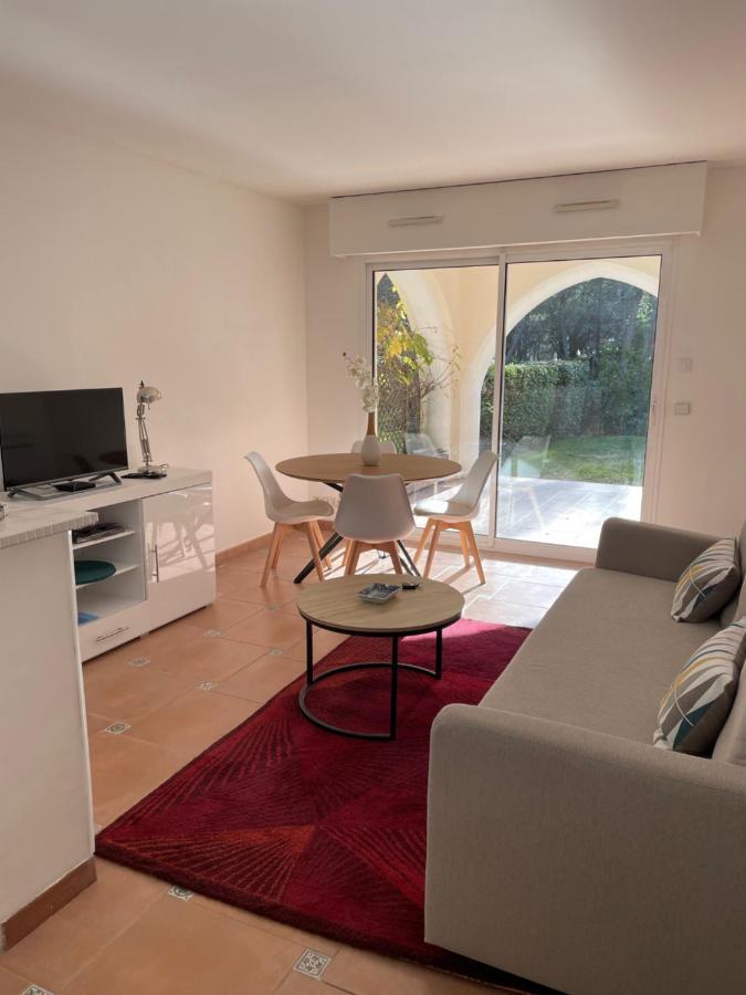 2 Pieces Saint Raphael Renove, Classe 4 Etoiles, 100 M Plages, Piscine, Tennis, Parc, Terrasse, Jardin Privatif Exteriér fotografie