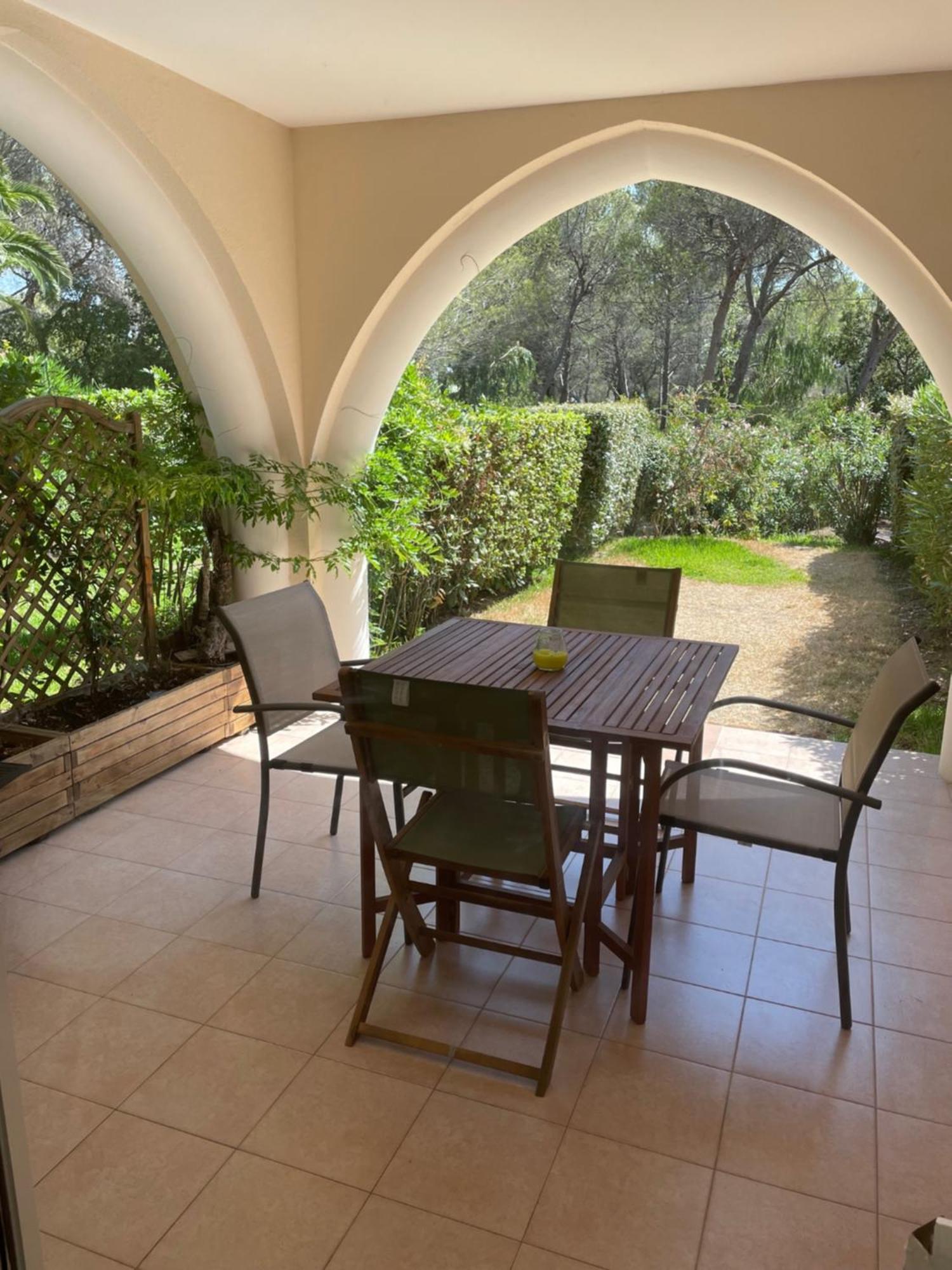2 Pieces Saint Raphael Renove, Classe 4 Etoiles, 100 M Plages, Piscine, Tennis, Parc, Terrasse, Jardin Privatif Exteriér fotografie